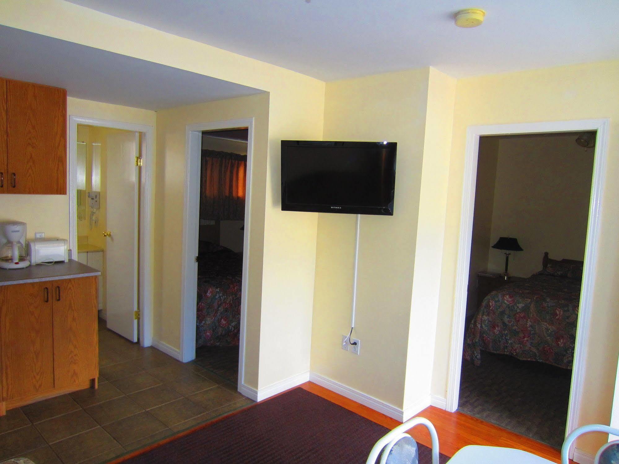 Black Sea Motel 3*
